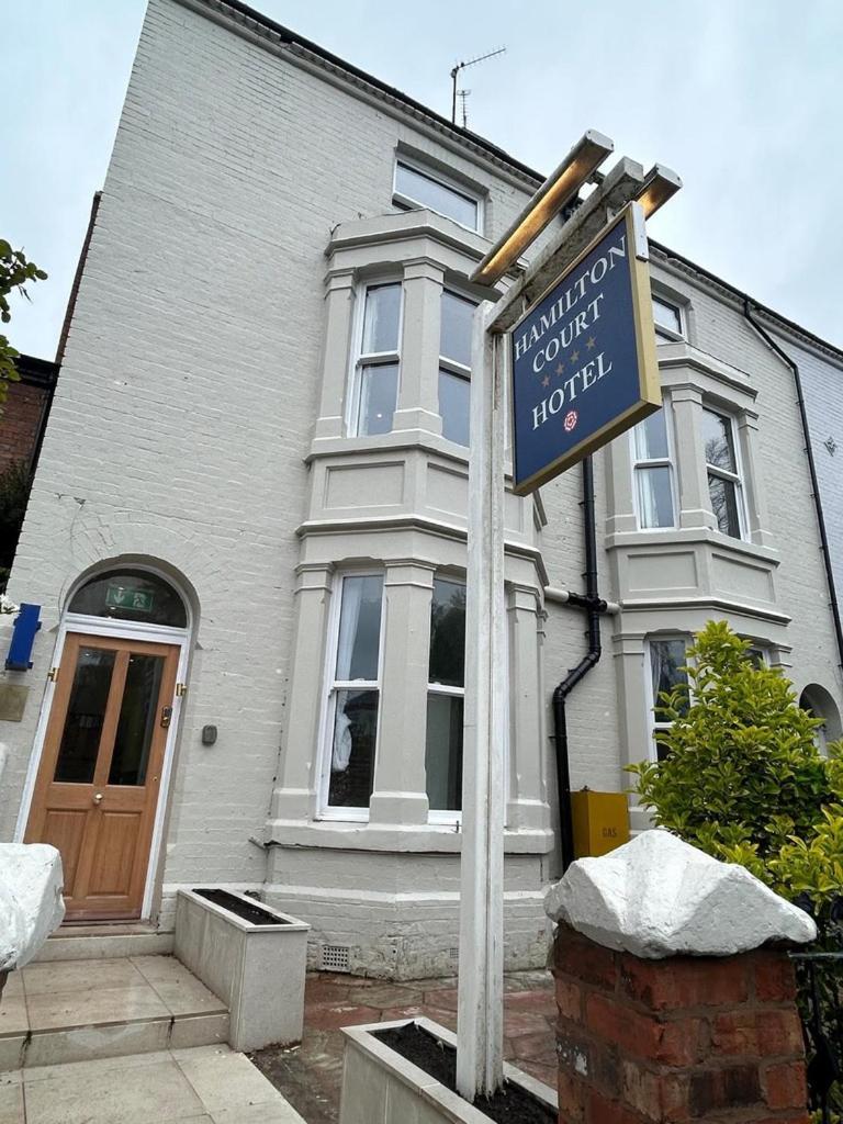 Hamilton Court Hotel Hoole Chester Exterior photo